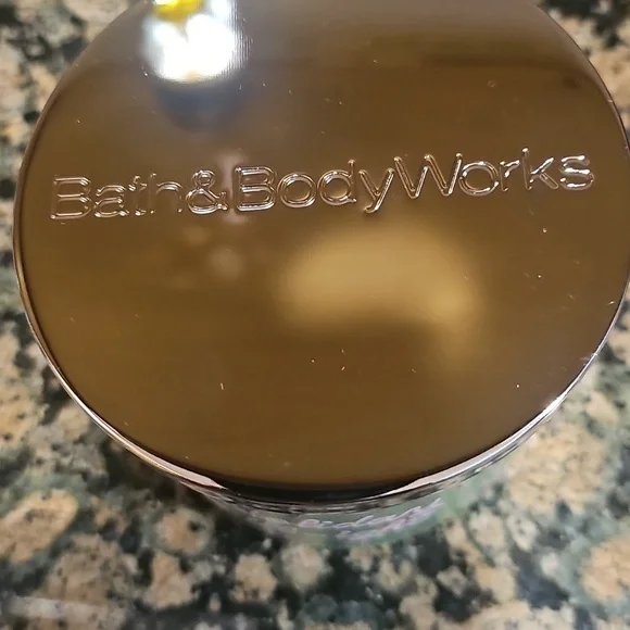 BBW Holiday Dill-ight Exclusively Fragranced Soy Blend 3 Wick Candle - Picture 3 of 4